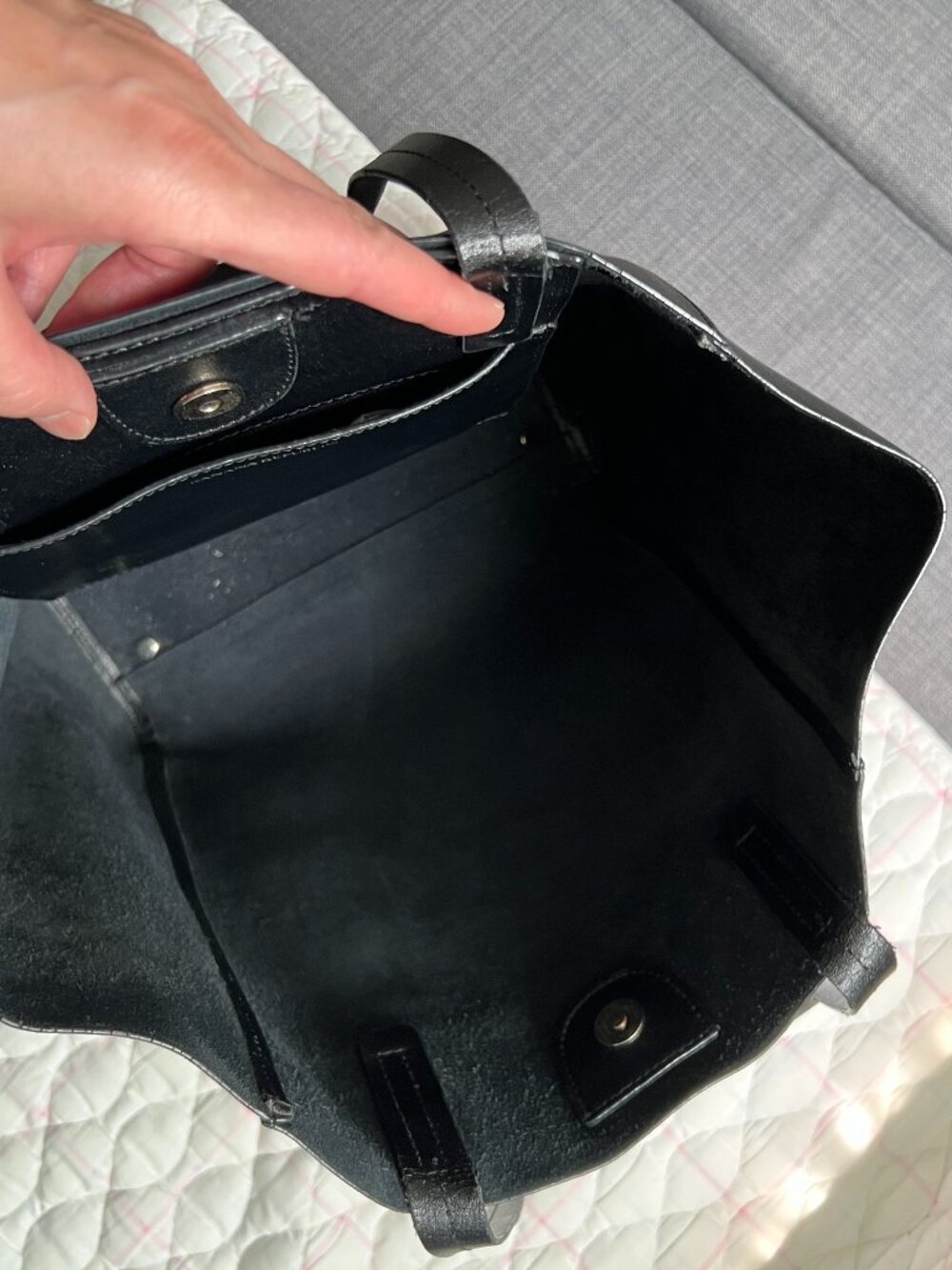 Banana Republic Leather Tote - Picture 7 of 11